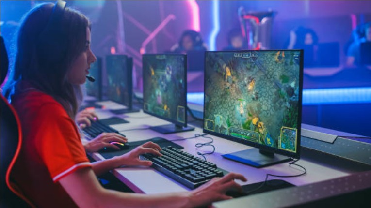 Why Online Gaming Keeps Expanding Beyond the Screen